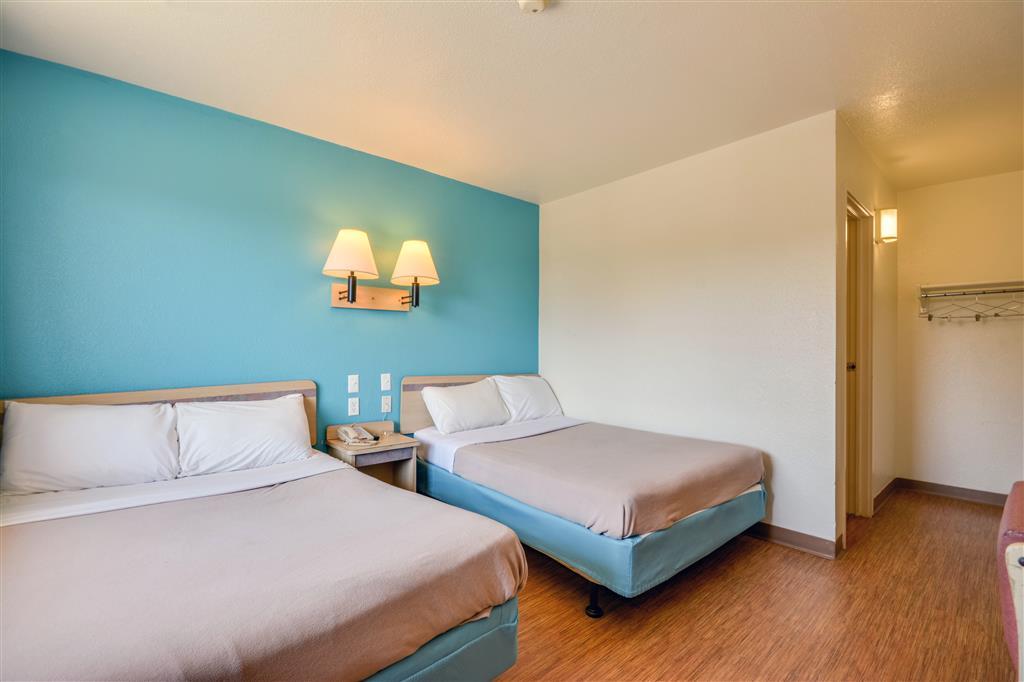 Rodeway Inn Tillmans Corner Szoba fotó
