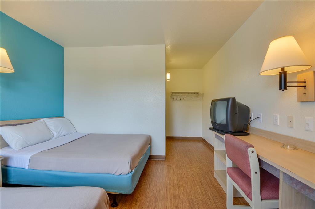Rodeway Inn Tillmans Corner Szoba fotó